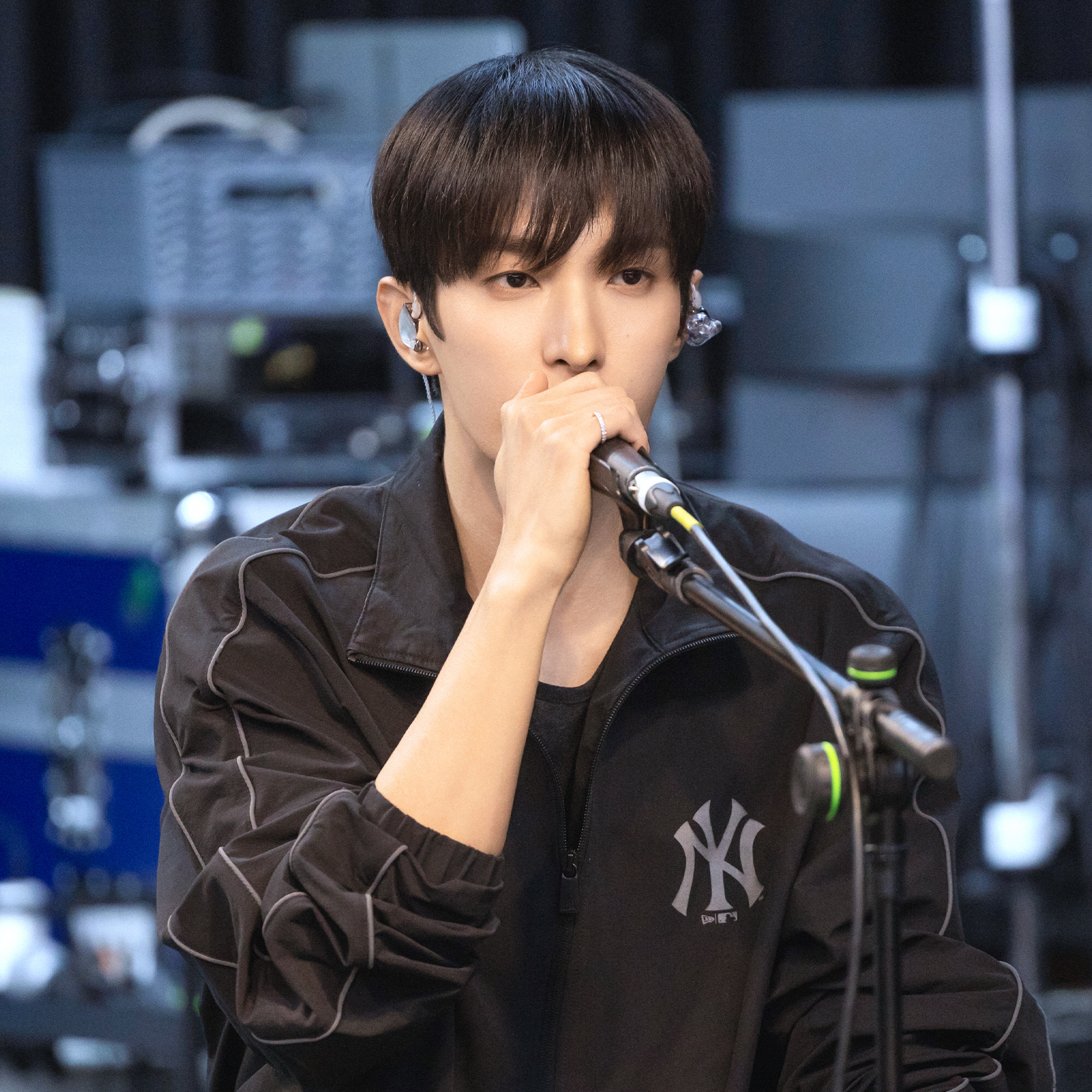 Foto aktivitas terbaru DK (SEVENTEEN)