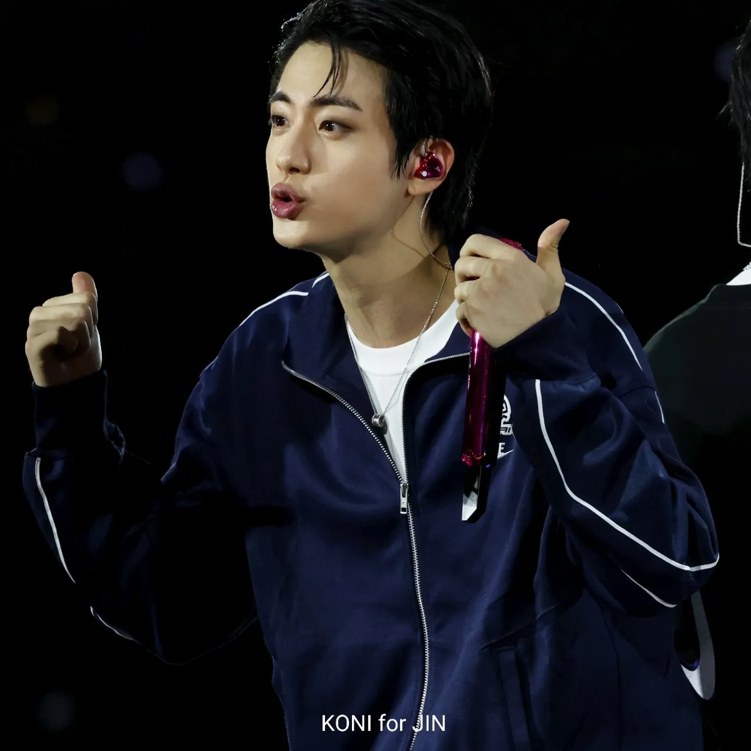 Foto aktivitas terbaru Jin (BTS)