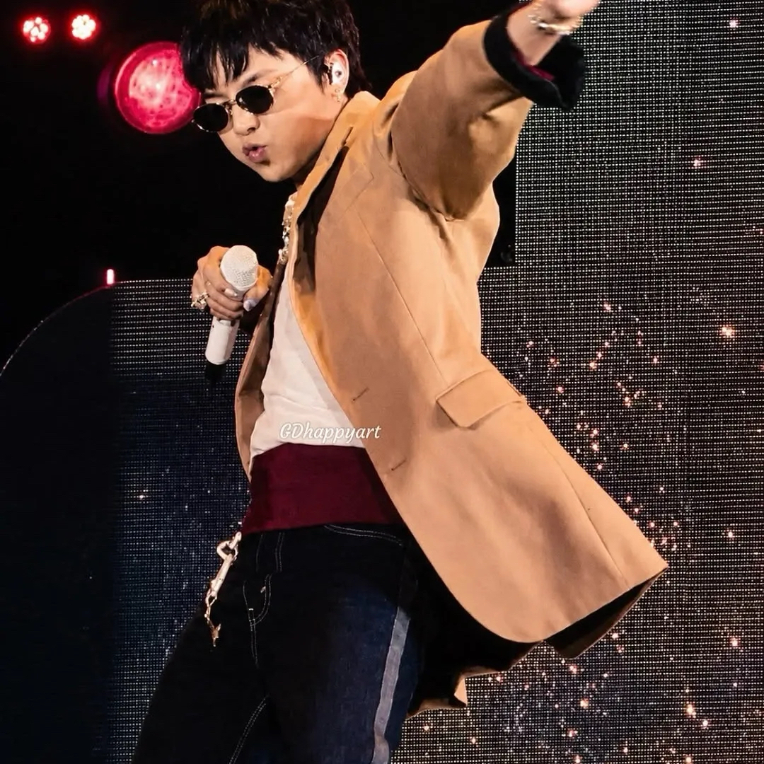 A moment captured by G-DRAGON (BIGBANG)'s fan