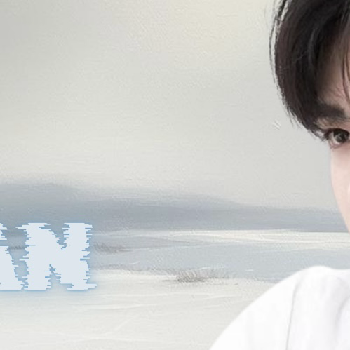 A moment captured by Yanan (PENTAGON)'s fan