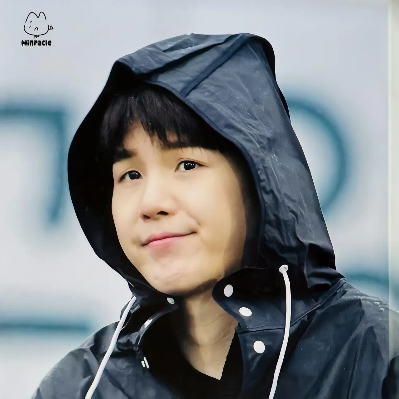 Foto aktivitas terbaru SUGA (BTS)