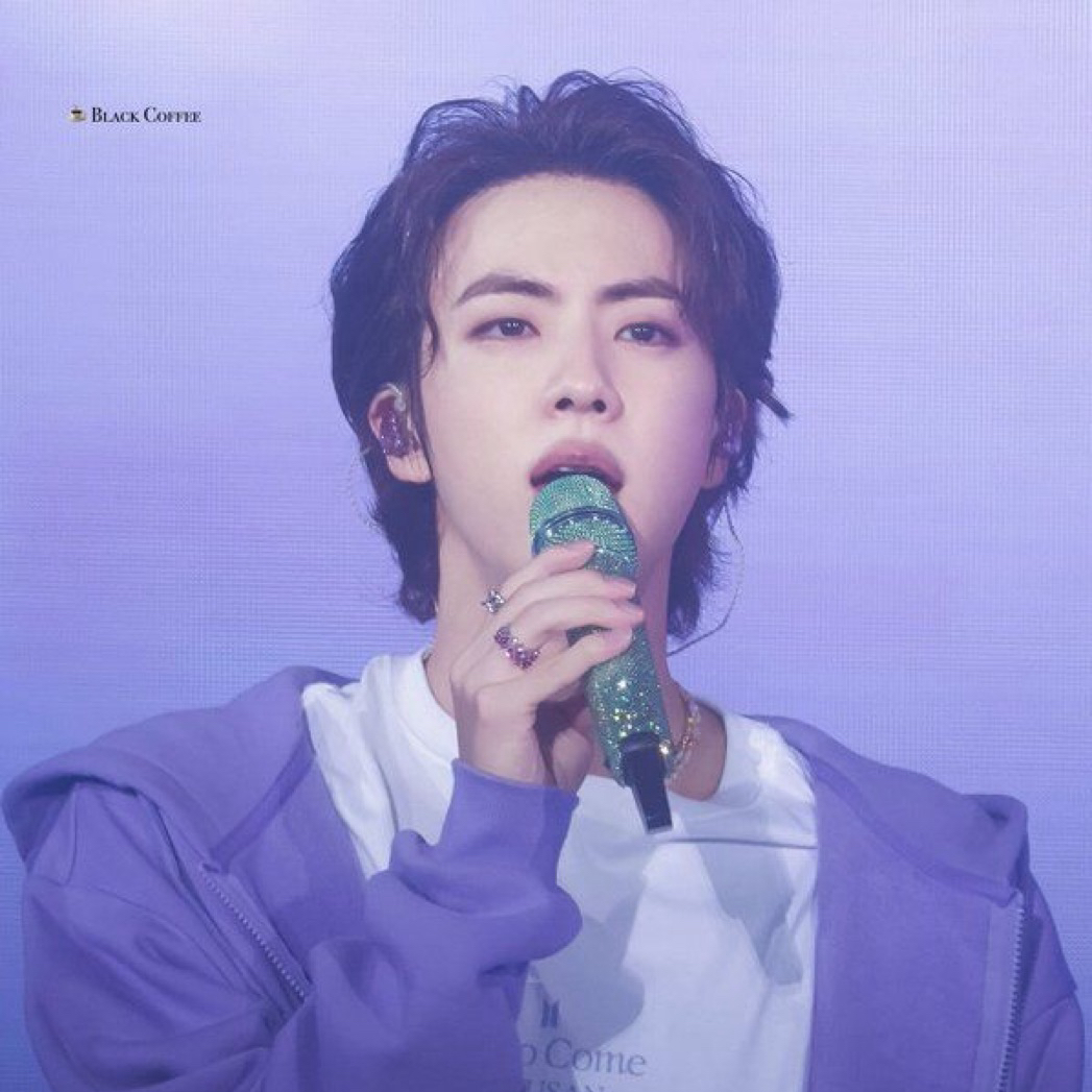 Jin (防弹少年团)的最新照片