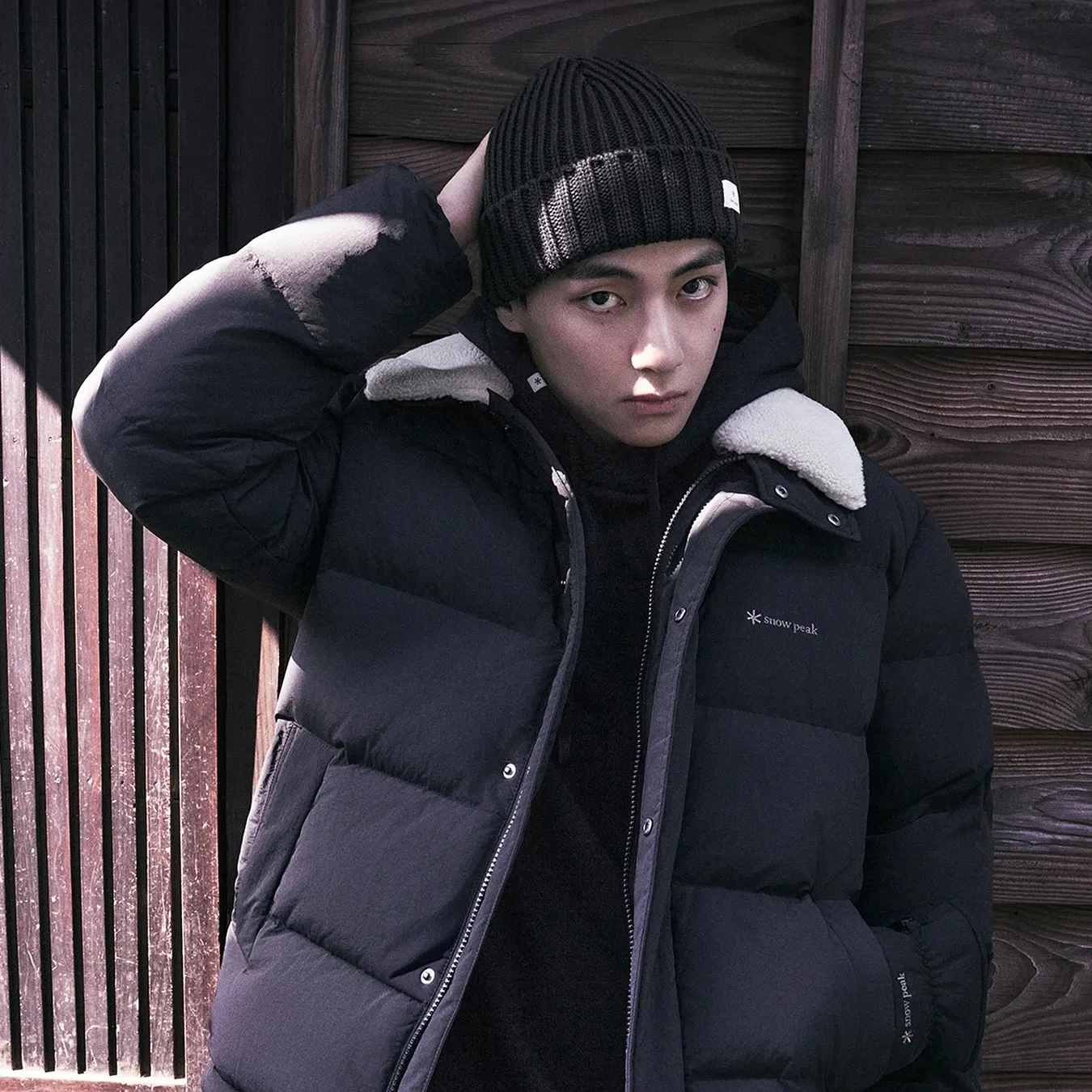 뷔 (방탄소년단)의 최신 사진