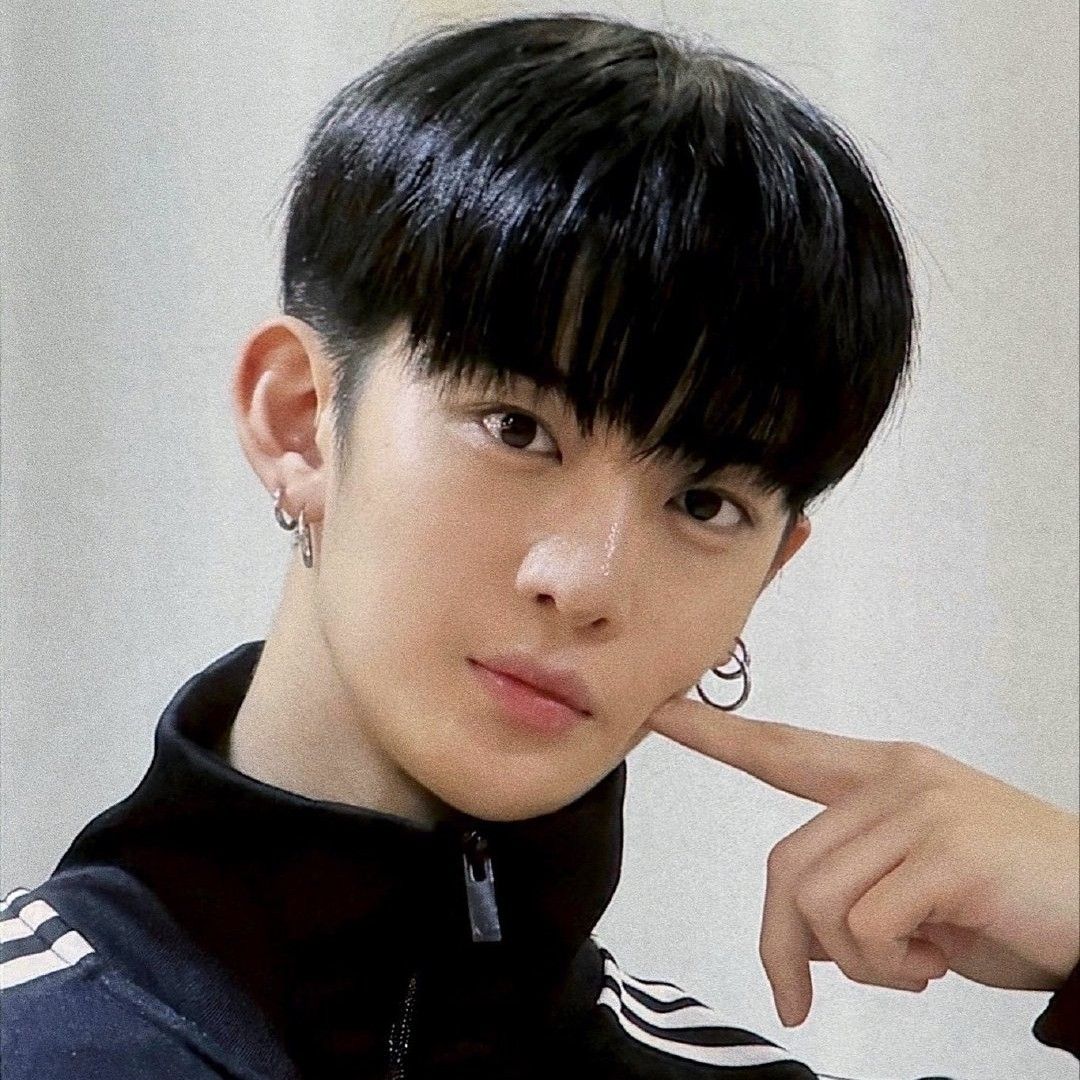 Recent activity shot of Bae Jinyoung