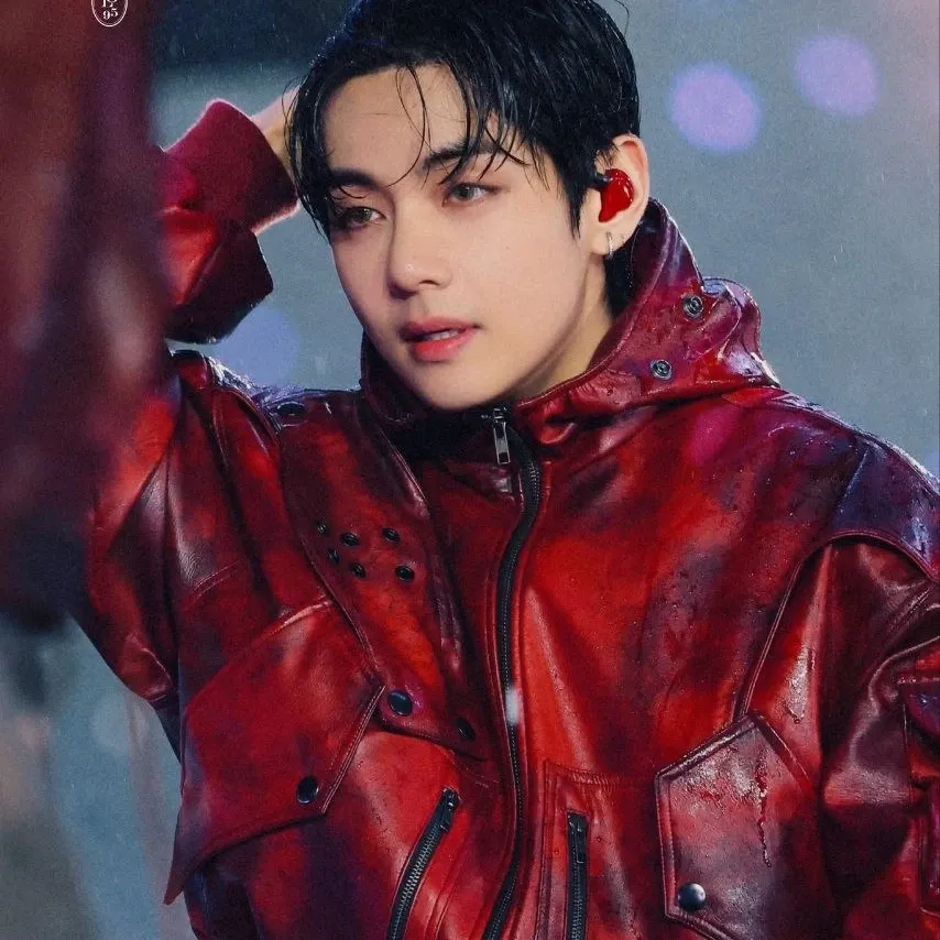 뷔 (방탄소년단) 최근 활동샷