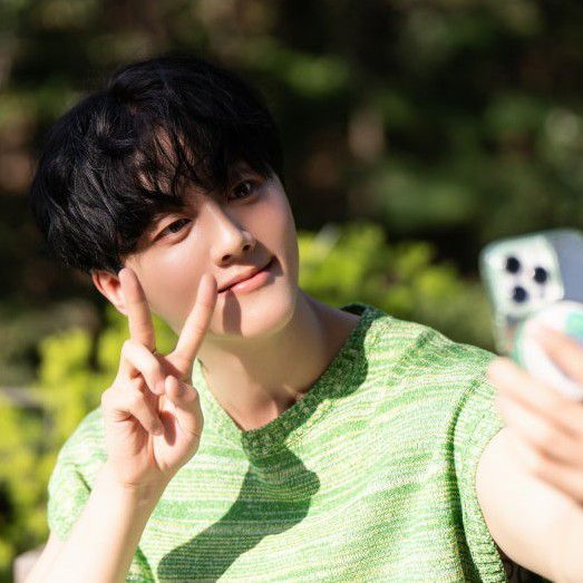 Latest photo of Youngbin (SF9)