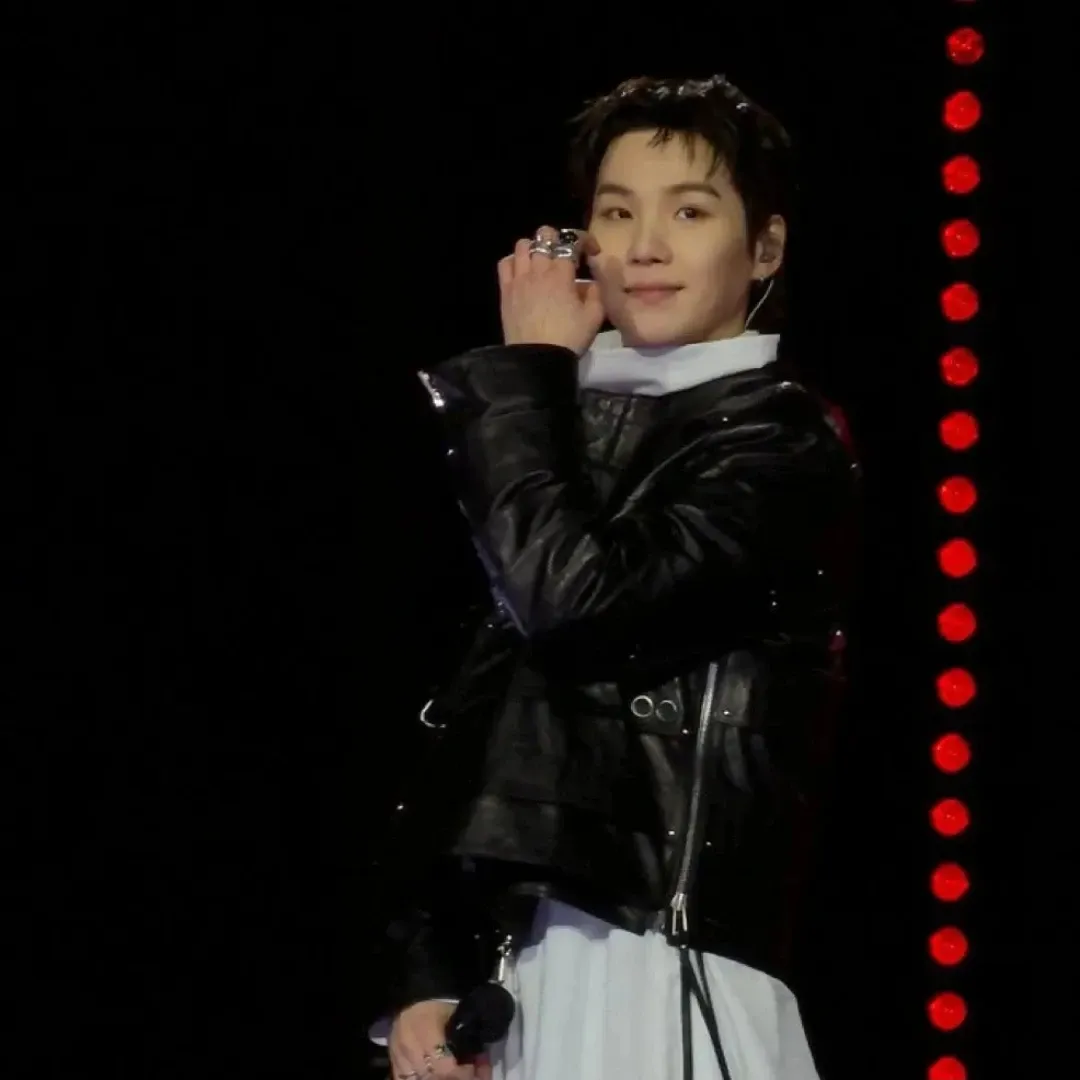 Behind-the-scenes cut of SUGA (BTS)