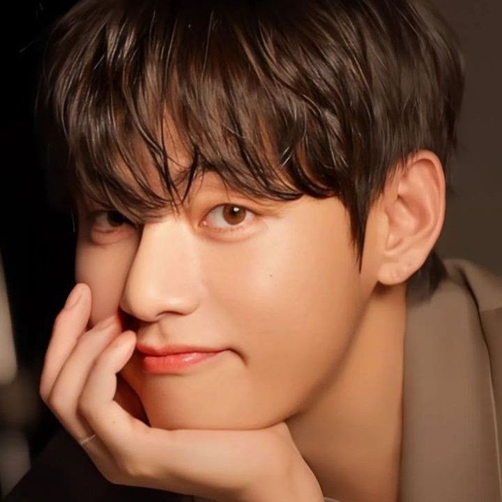 Foto aktivitas terbaru V (BTS)