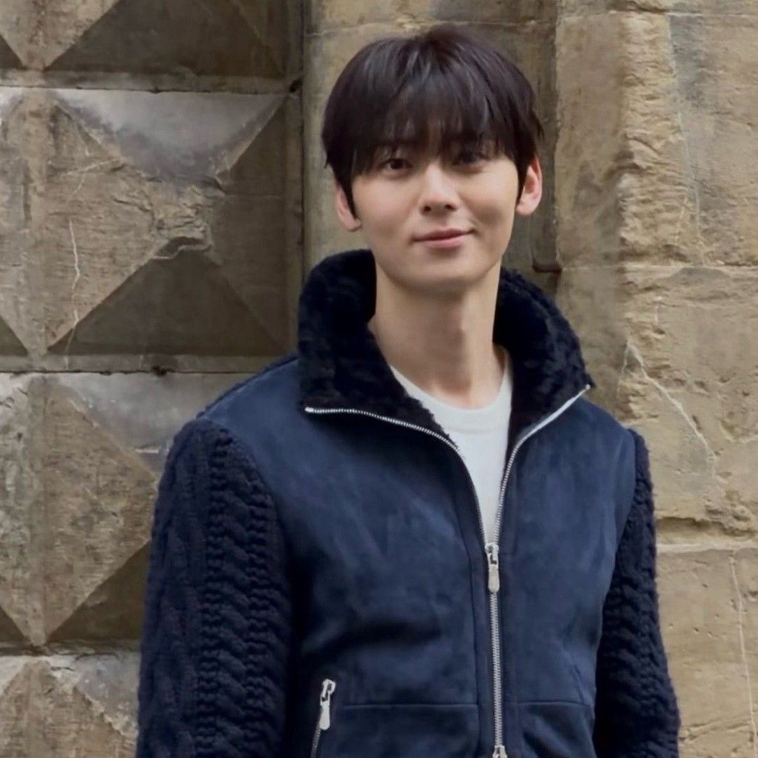 Recent activity shot of Hwang Minhyun