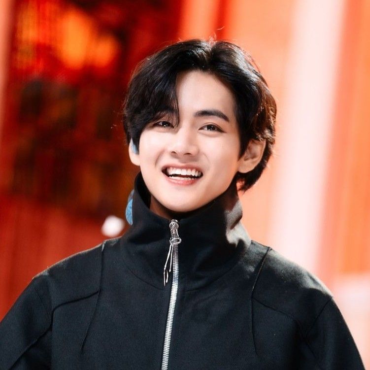 V (防弹少年团)的最新活动照片