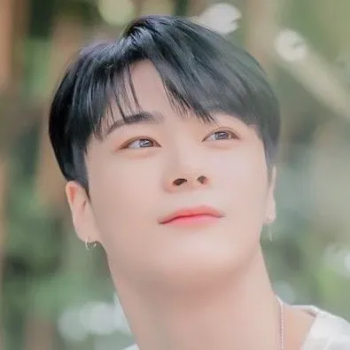 Behind-the-scenes cut of Moonbin (ASTRO)