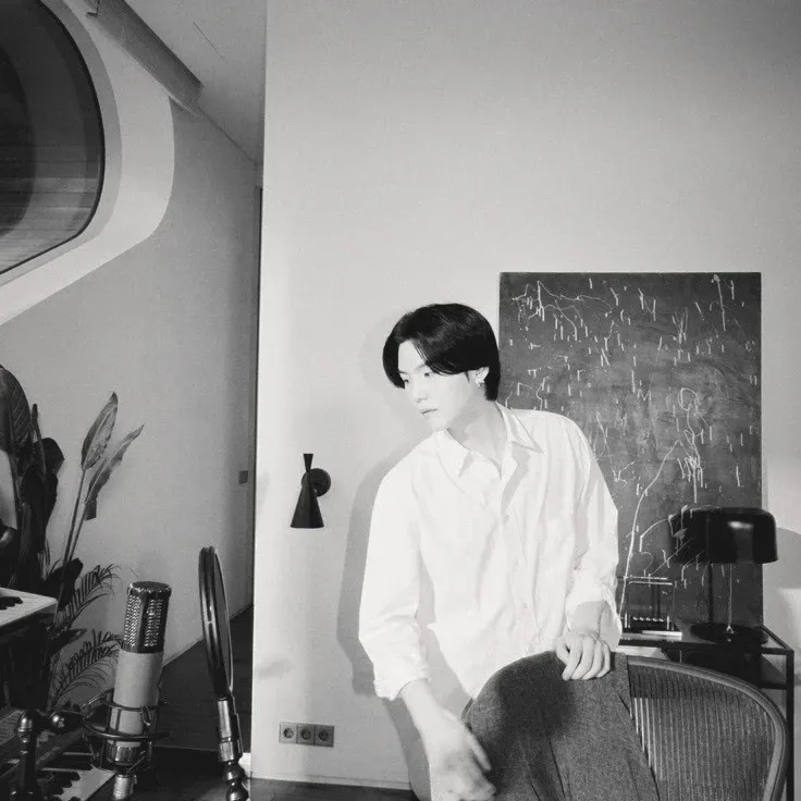 Behind-the-scenes cut of SUGA (BTS)