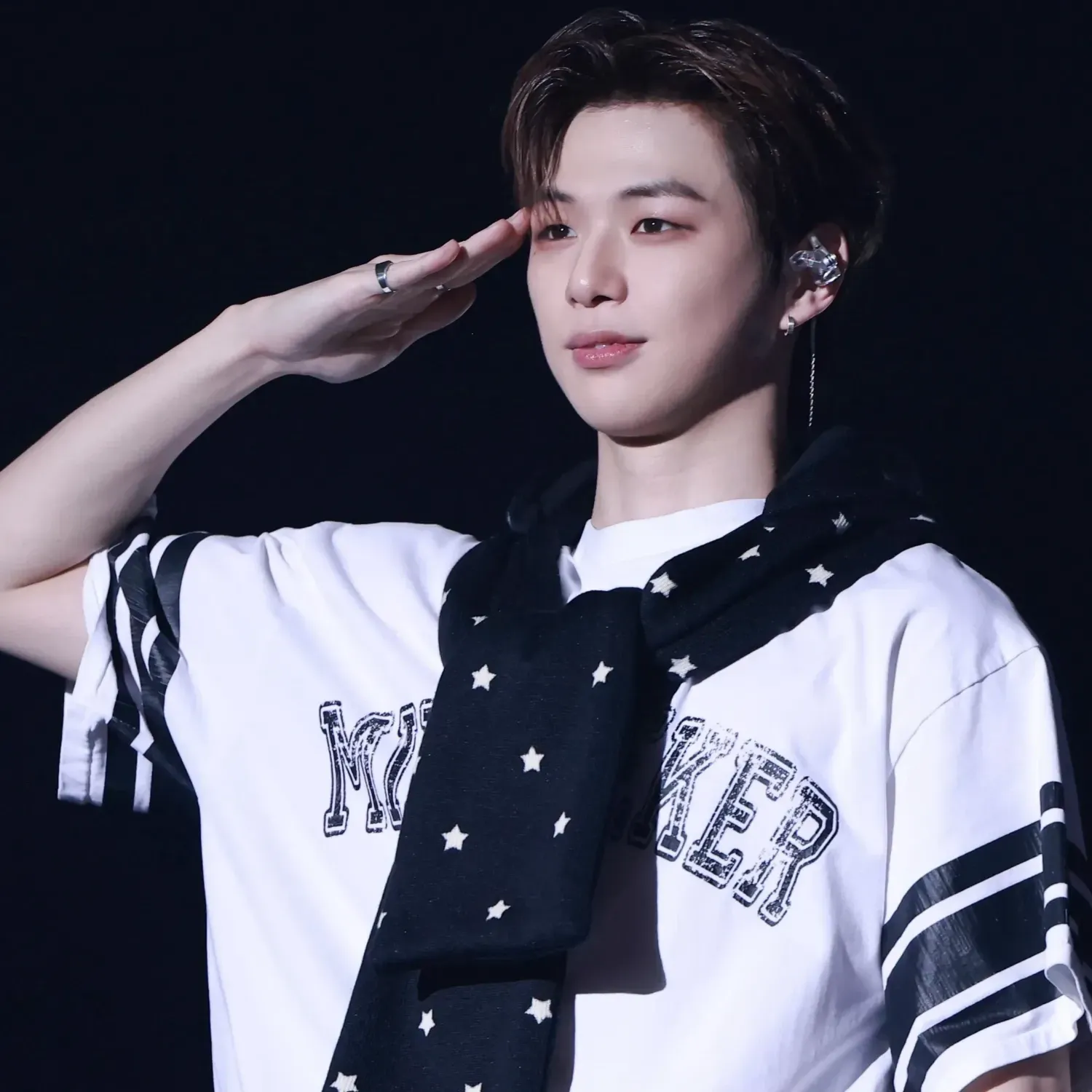 Behind-the-scenes cut of Kang Daniel