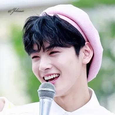 A moment captured by Eunwoo (ASTRO)'s fan