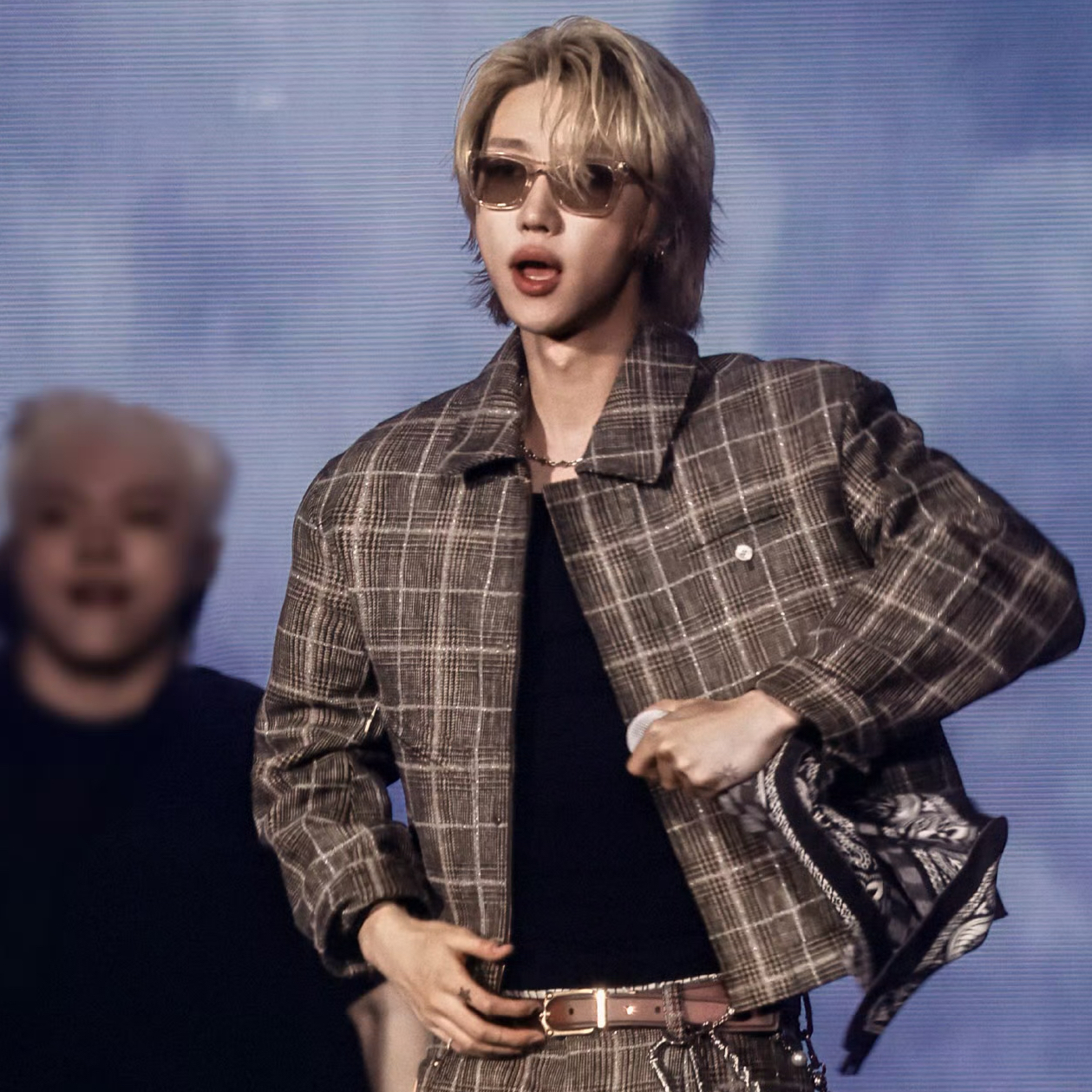 Behind-the-scenes cut of The 8 (SEVENTEEN)