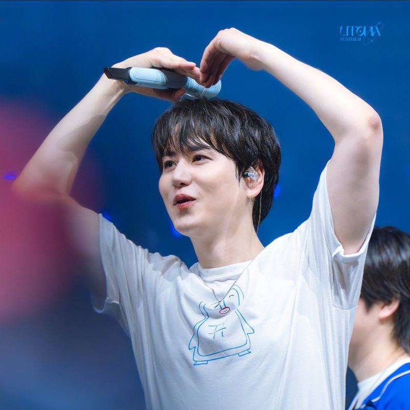 Behind-the-scenes cut of Kyuhyun (Super Junior)