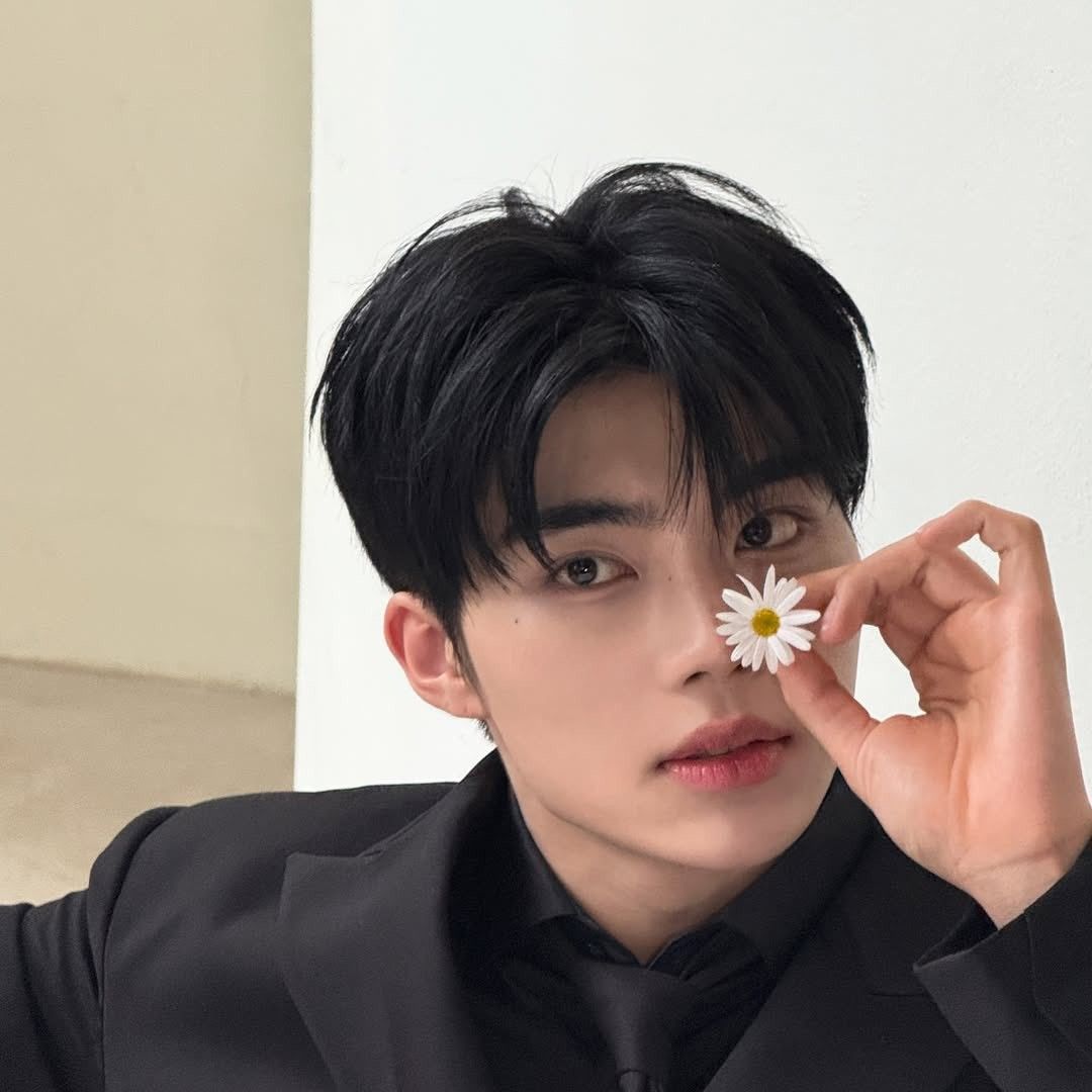 Latest photo of Park Gunwook (ZEROBASEONE)