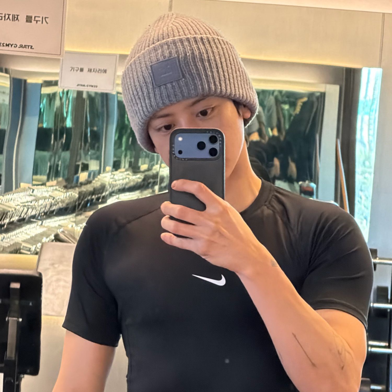 Foto terbaru Chanyeol (EXO)