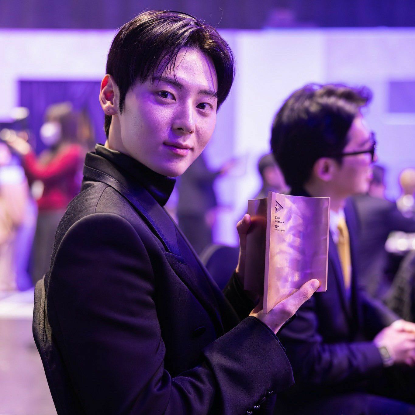 Behind-the-scenes cut of Hwang Minhyun