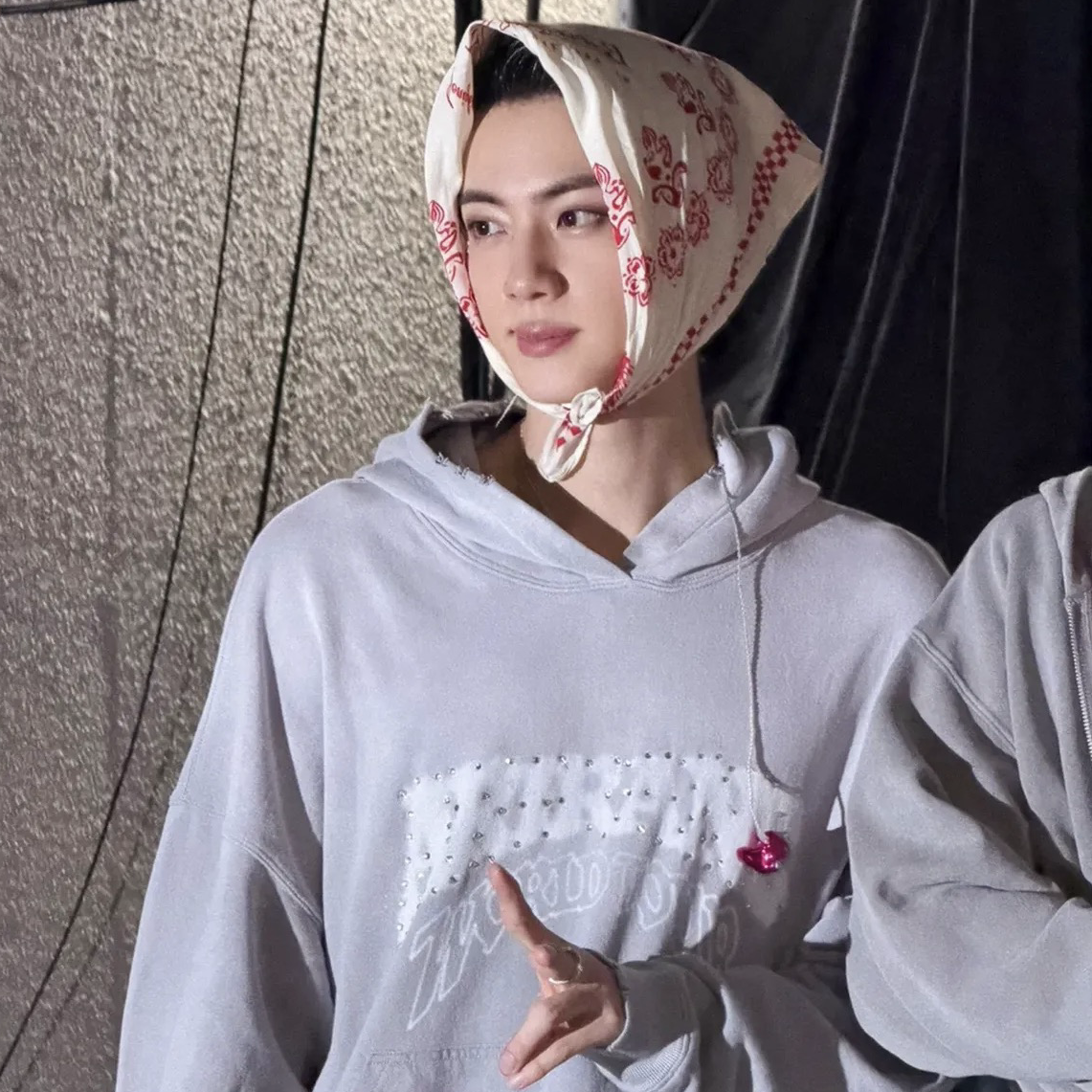 Foto terbaru Jin (BTS)