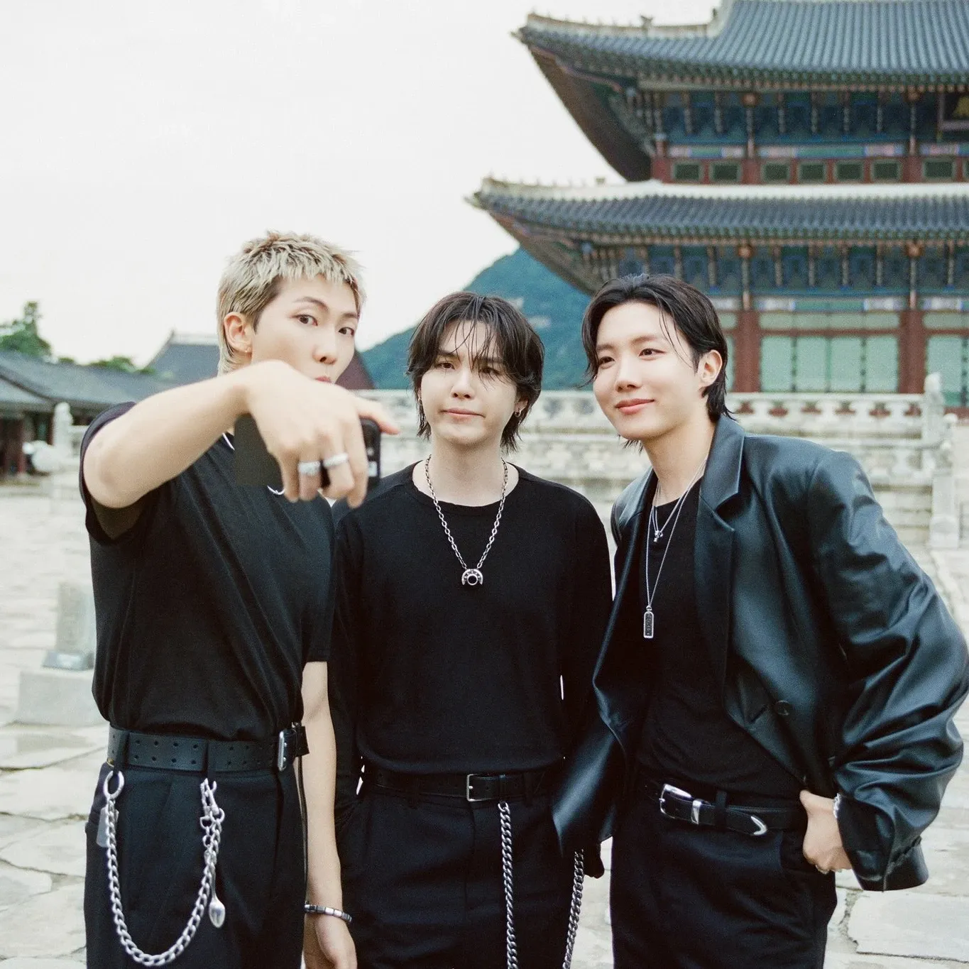 Potret di balik layar SUGA (BTS)