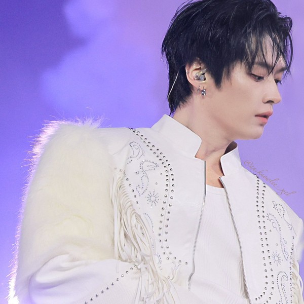 Best moment chosen by Lee Know (Stray Kids) fandom