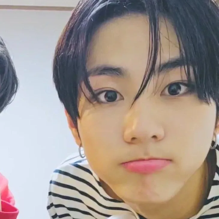 Latest photo of Jungwon (ENHYPEN)