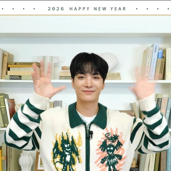 今天在最爱偶像中闪耀的金锺炫代表照片