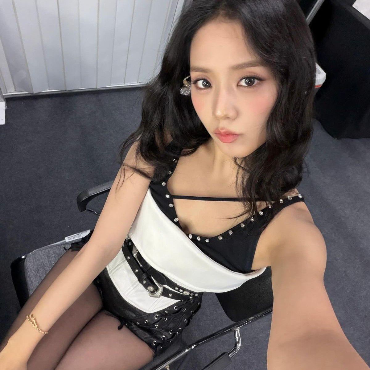 지수 (BLACKPINK)의 비하인드 컷