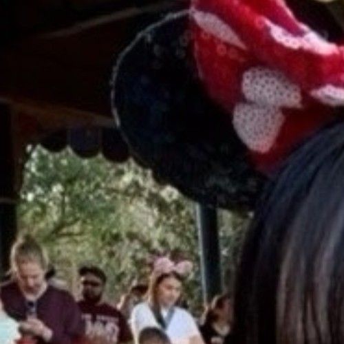 Chloe (cignature)的最新活動照片