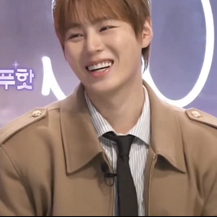 Recent activity shot of Ha Sungwoon