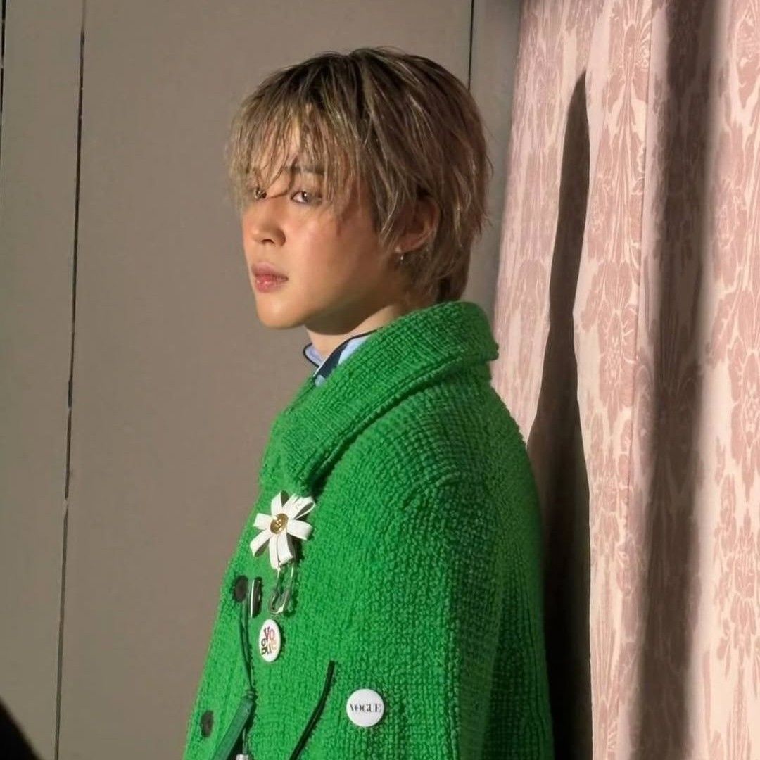 Foto aktivitas terbaru Jimin (BTS)