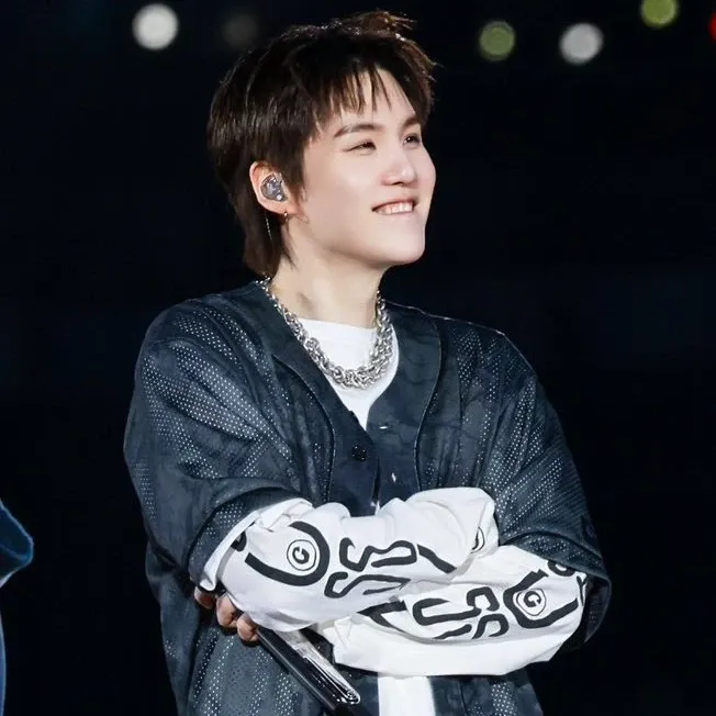 SUGA (防弹少年团)的最新活动照片