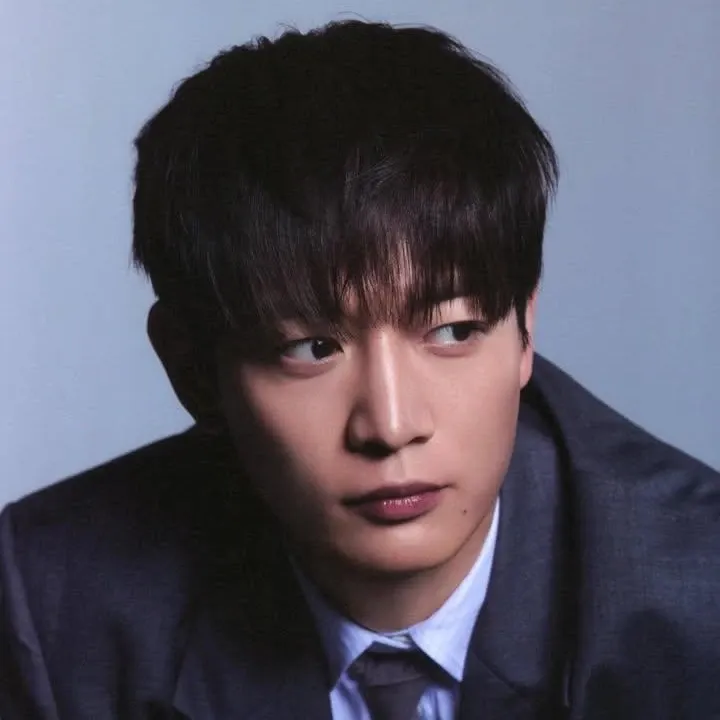 Behind-the-scenes cut of Minho (SHINee)