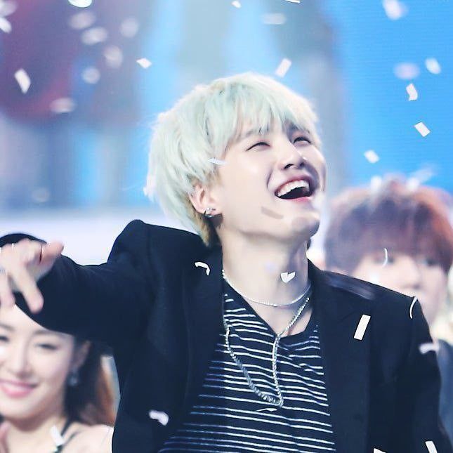 슈가 (방탄소년단) 최근 활동샷