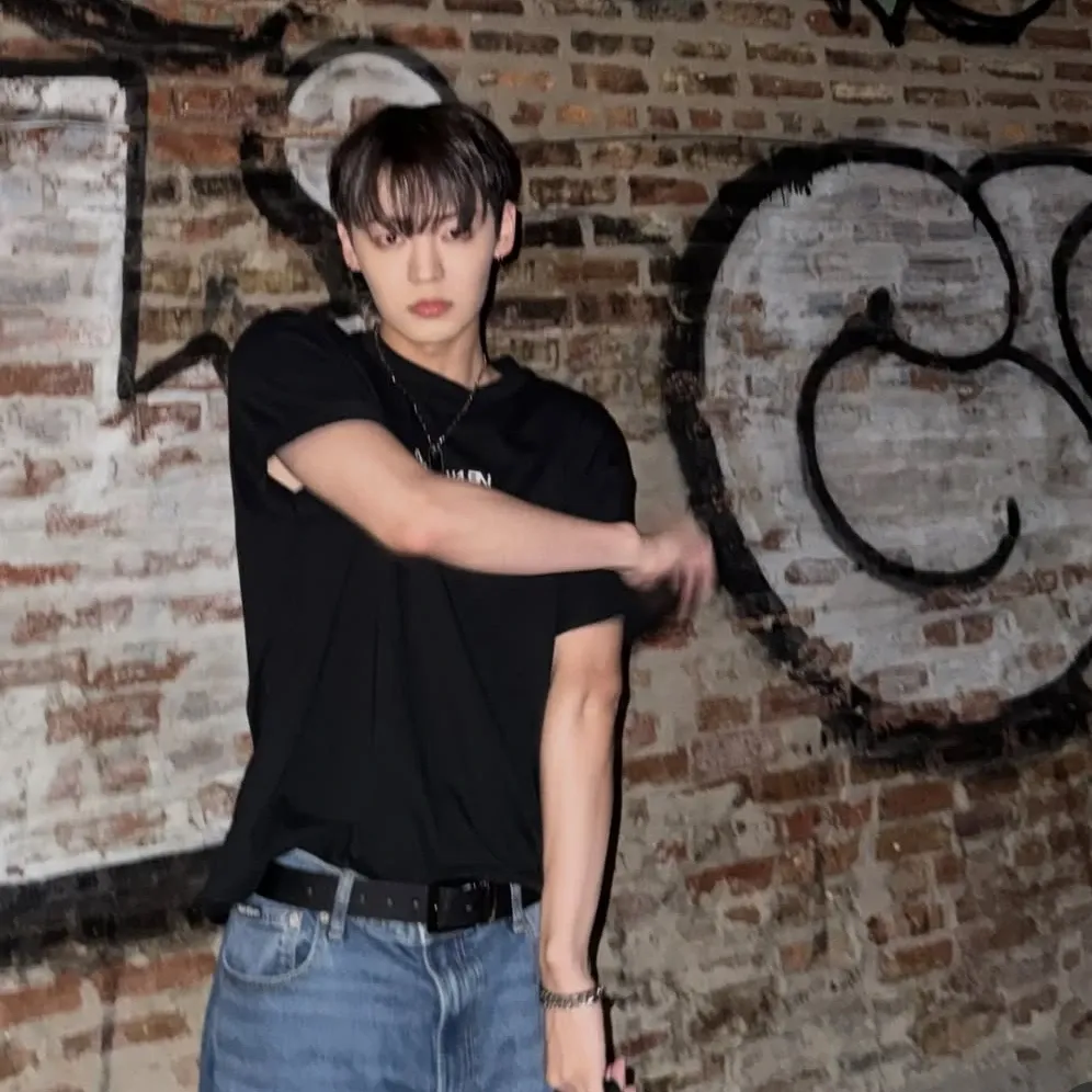 Latest photo of Chan (A.C.E)