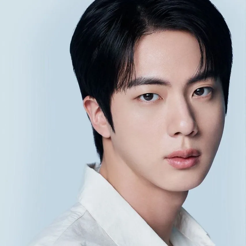 Foto aktivitas terbaru Jin (BTS)