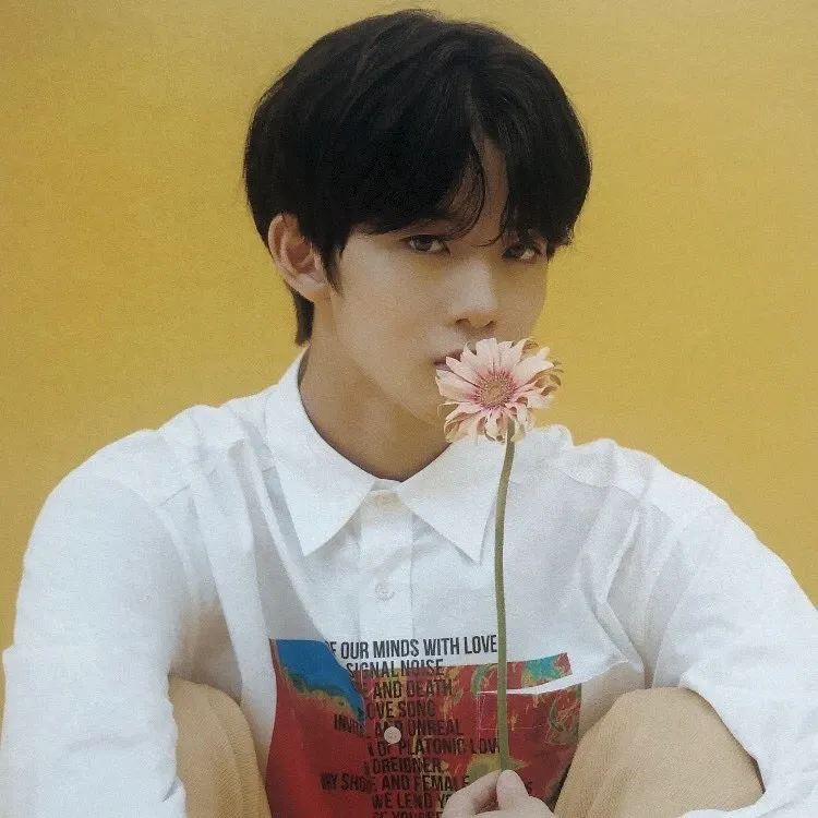 A moment captured by Bae Jinyoung's fan