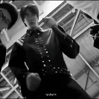 진 (방탄소년단) 최근 활동샷