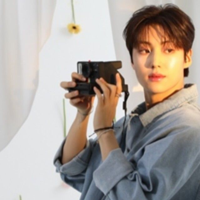 Latest photo of Lee Eunsang (YOUNITE)