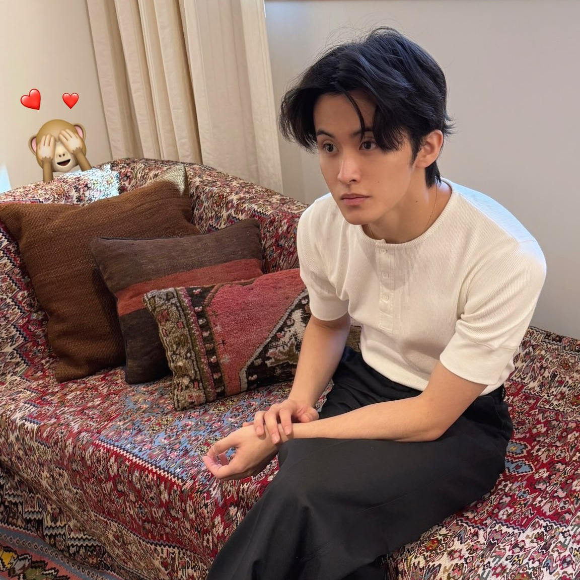 Behind-the-scenes cut of Mark