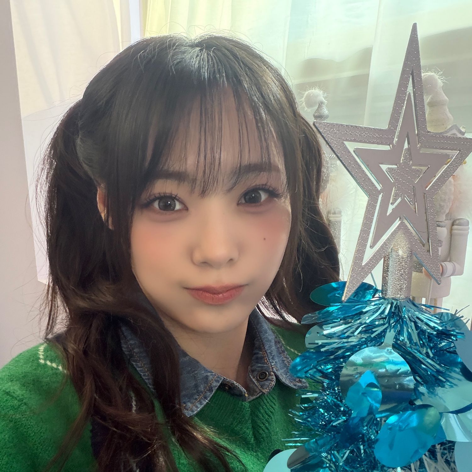 Behind-the-scenes cut of Siyeon (QWER)