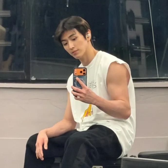 A moment captured by Yonghee (CIX)'s fan