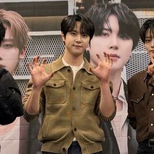 Momen yang diabadikan oleh penggemar WEi