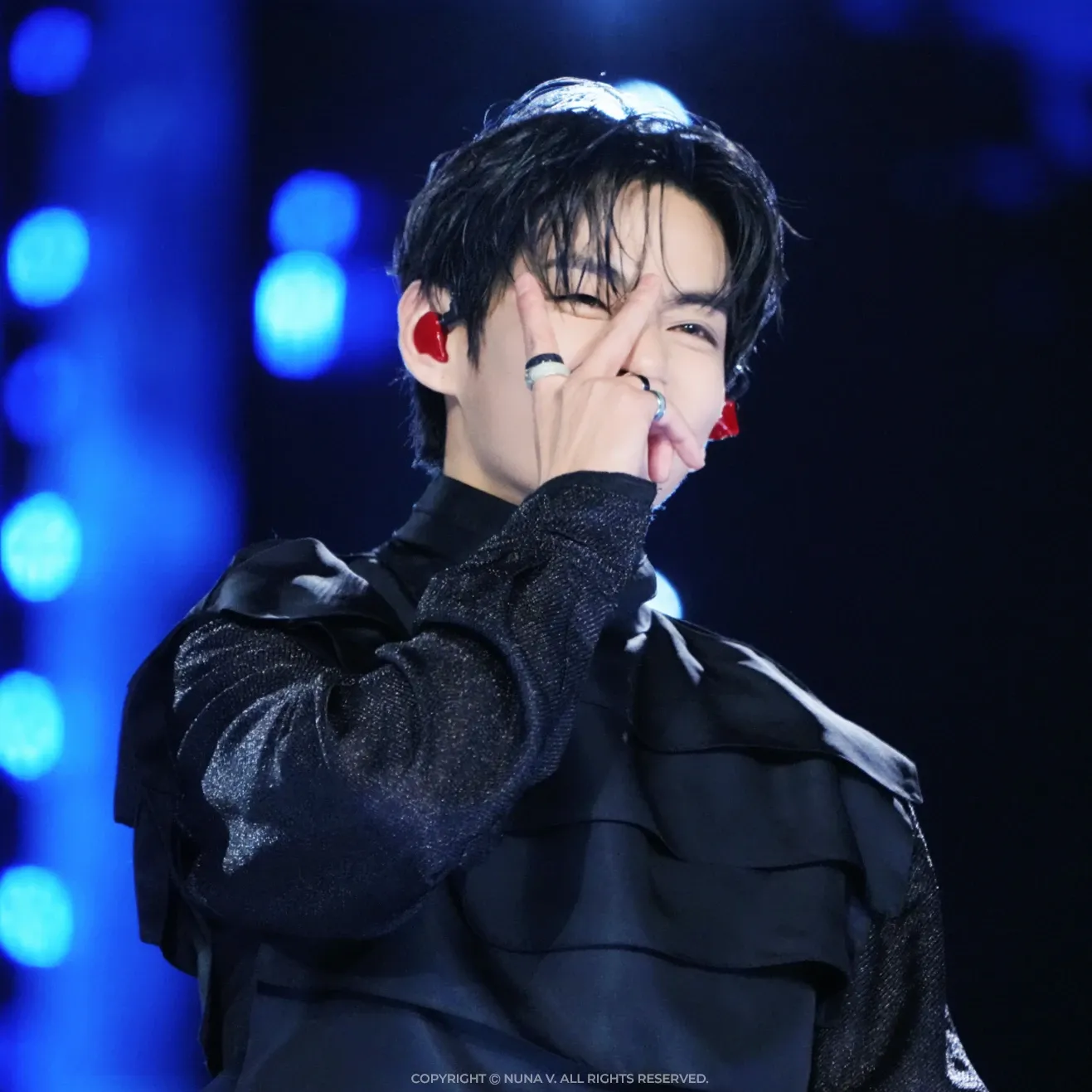 뷔 (방탄소년단)의 최신 사진