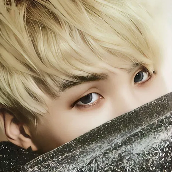 Foto aktivitas terbaru SUGA (BTS)