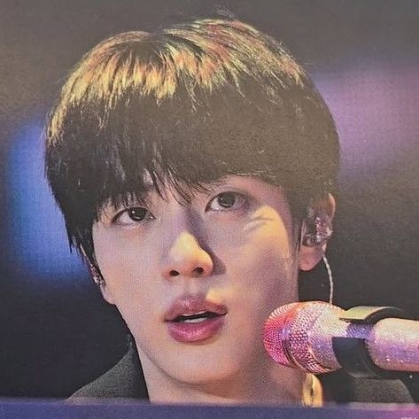 ジン (BTS)の最新写真