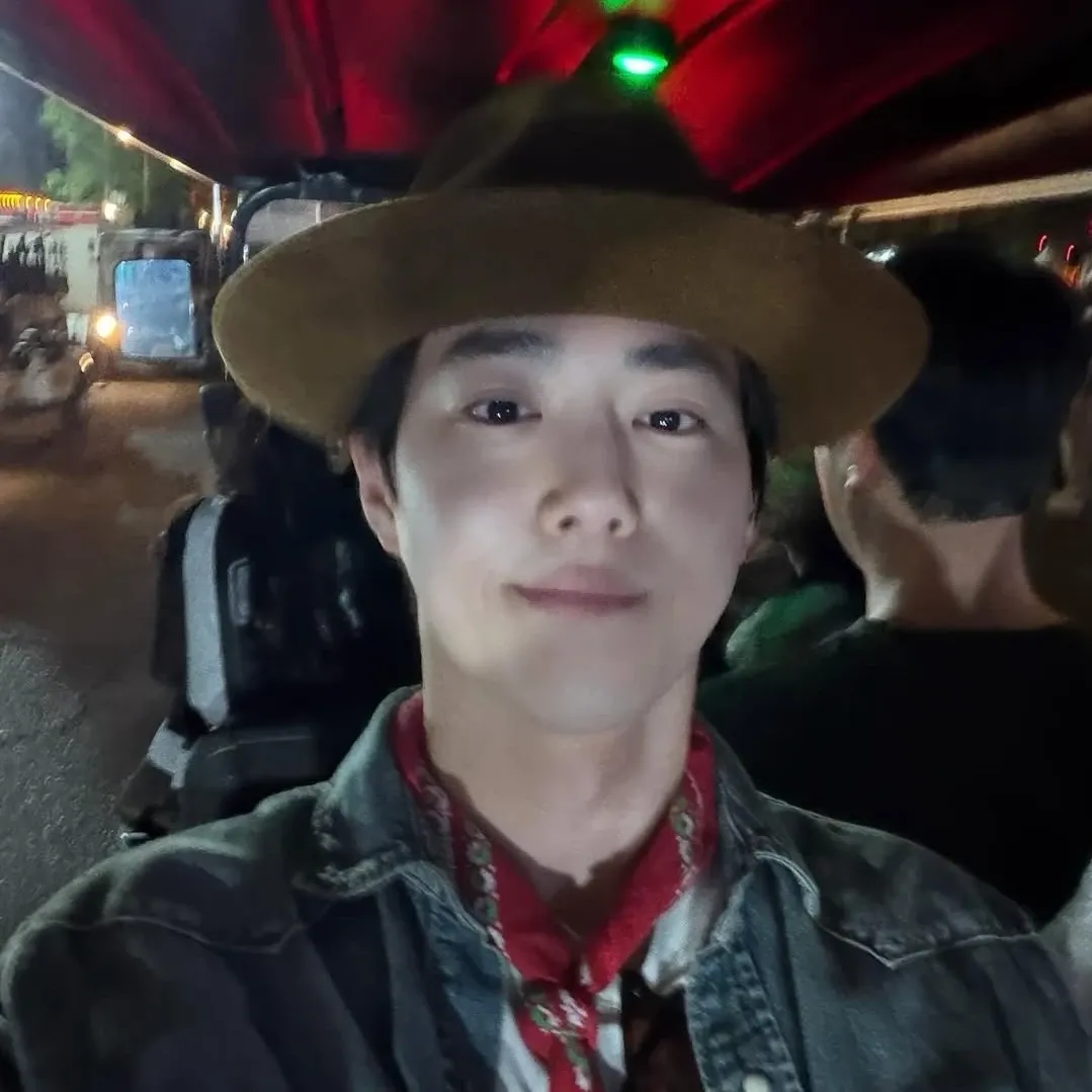 Behind-the-scenes cut of Suho (EXO)