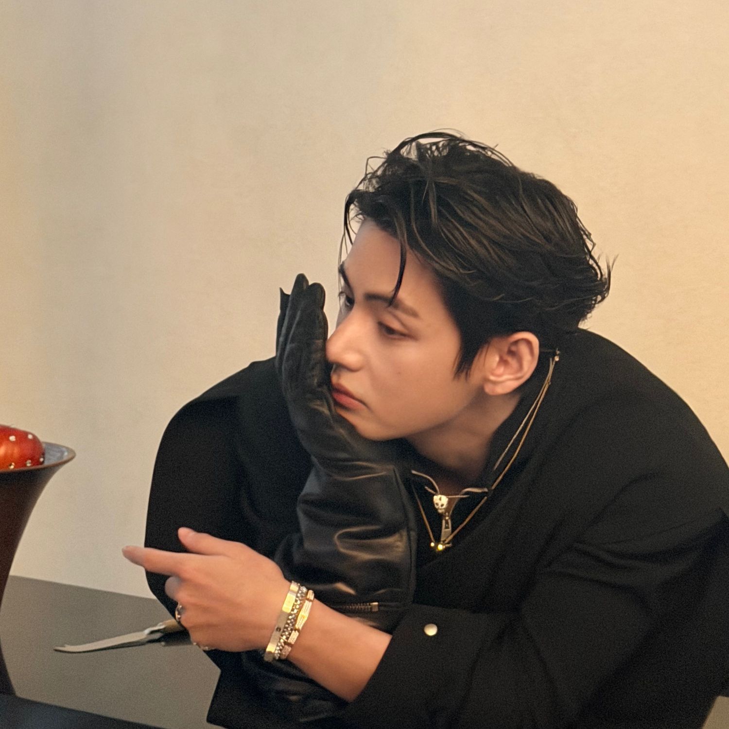 뷔 (방탄소년단) 최근 활동샷