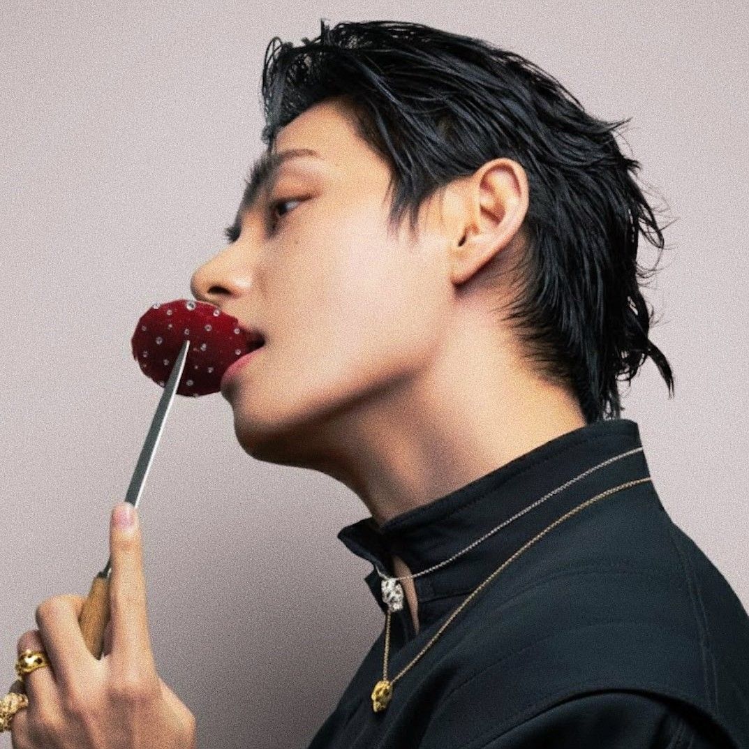 뷔 (방탄소년단)의 비하인드 컷